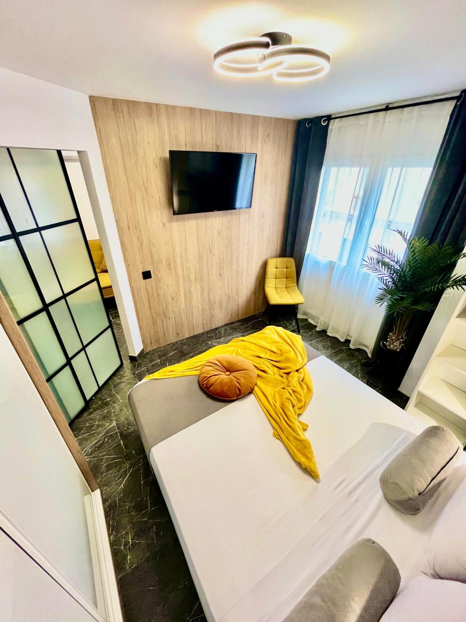 Elegante Apartamento Tres Colores Аликанте Екстериор снимка